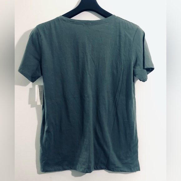 Top Do What Makes Your Soul Happy Free Spirit Kind heart Brave Soul green. XL - Picture 2 of 3